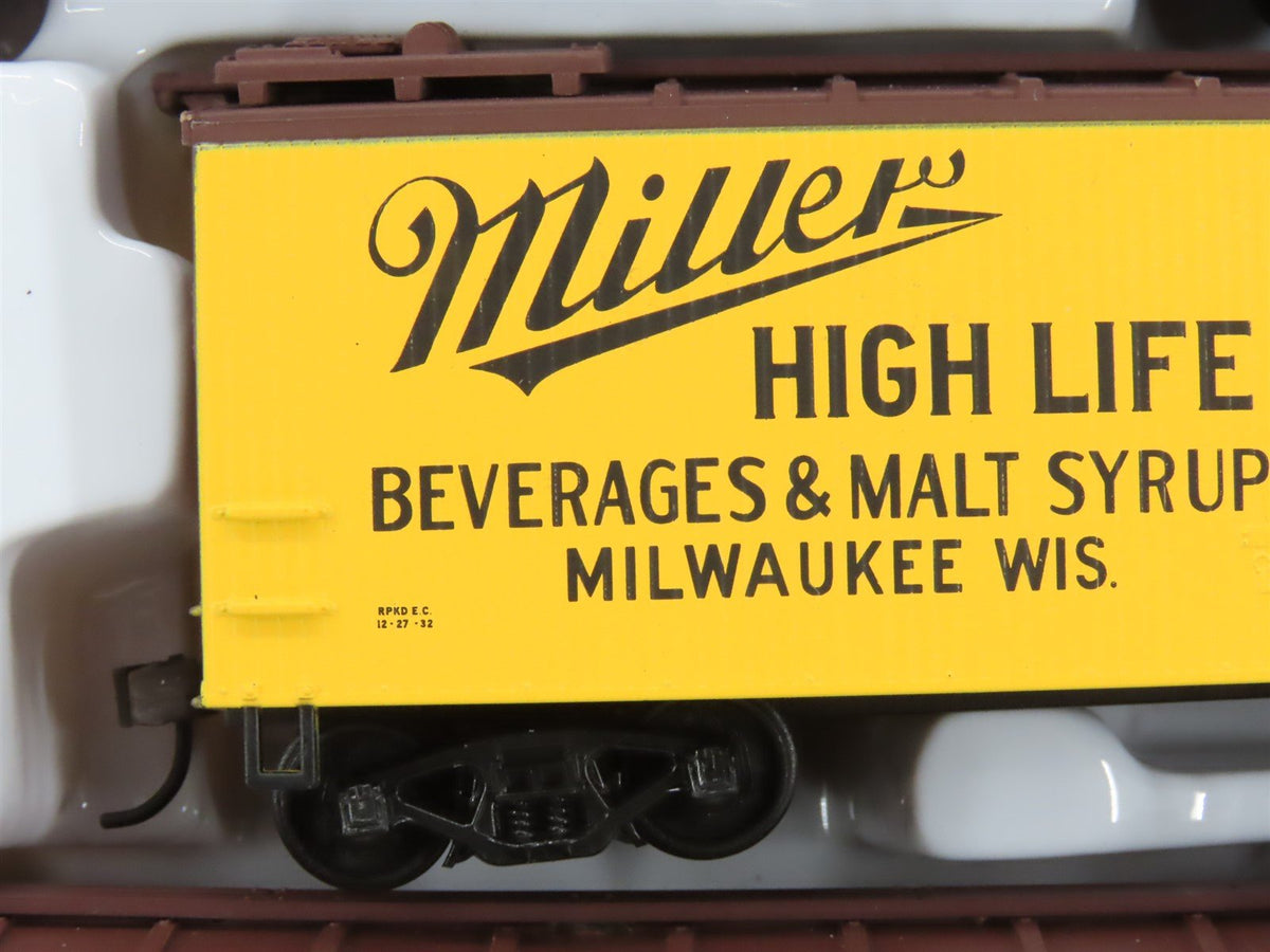 HO Scale Walthers 932-959 URTC Miller Brewing Company Ice Reefers 6-Pack