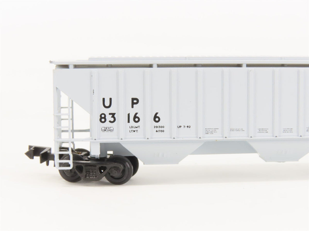 N Scale Red Caboose RN-15403 UP Union Pacific 3-Bay Covered Hopper 3-Pack