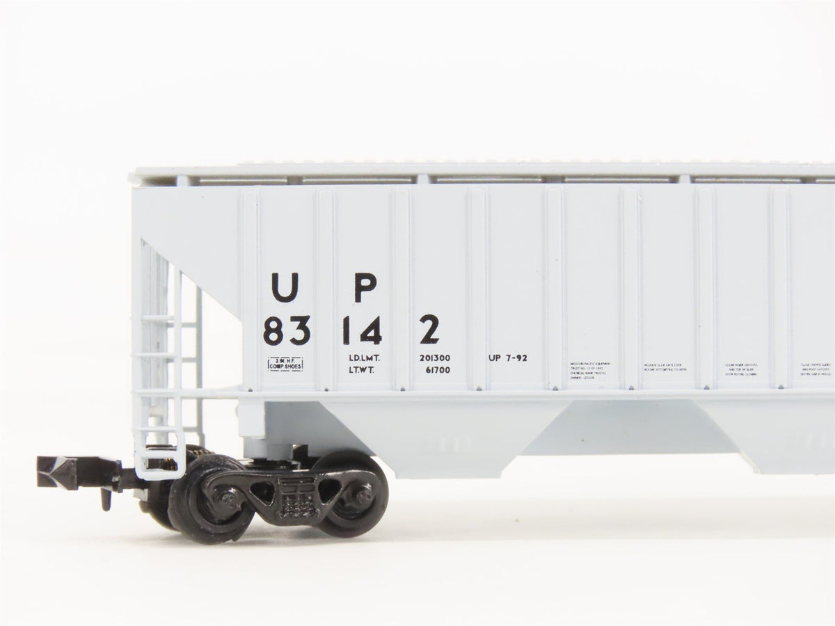 N Scale Red Caboose RN-15403 UP Union Pacific 3-Bay Covered Hopper 3-Pack