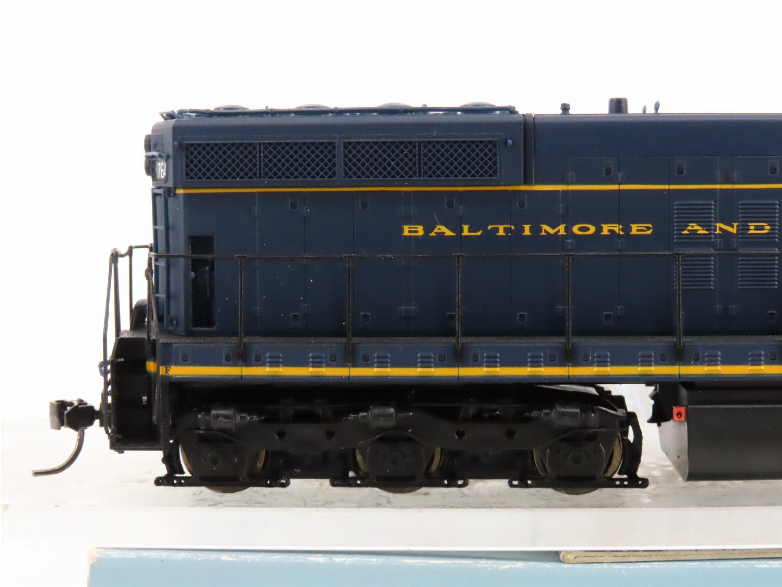 HO Scale Proto 2000 8221 B&O Baltimore & Ohio SD7 Diesel