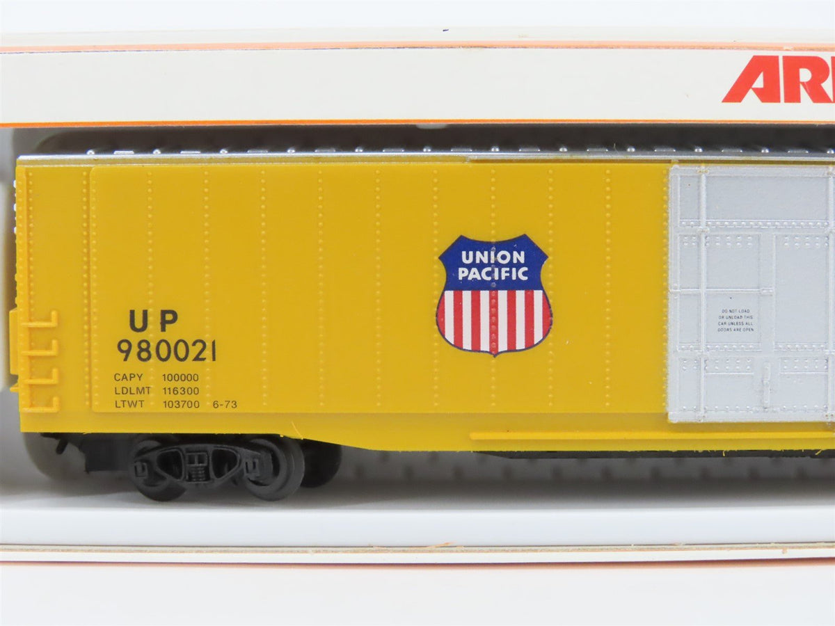 LOT of 3 N Scale Arnold UP, SP, ATSF Hy-Cube Double Door Box Cars