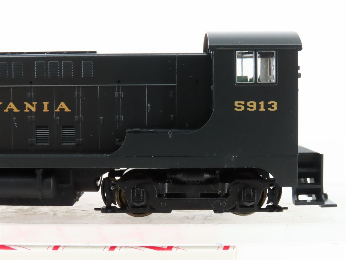 HO Scale Stewart 4704 PRR Pennsylvania Baldwin VO-1000 Diesel Loco #5913