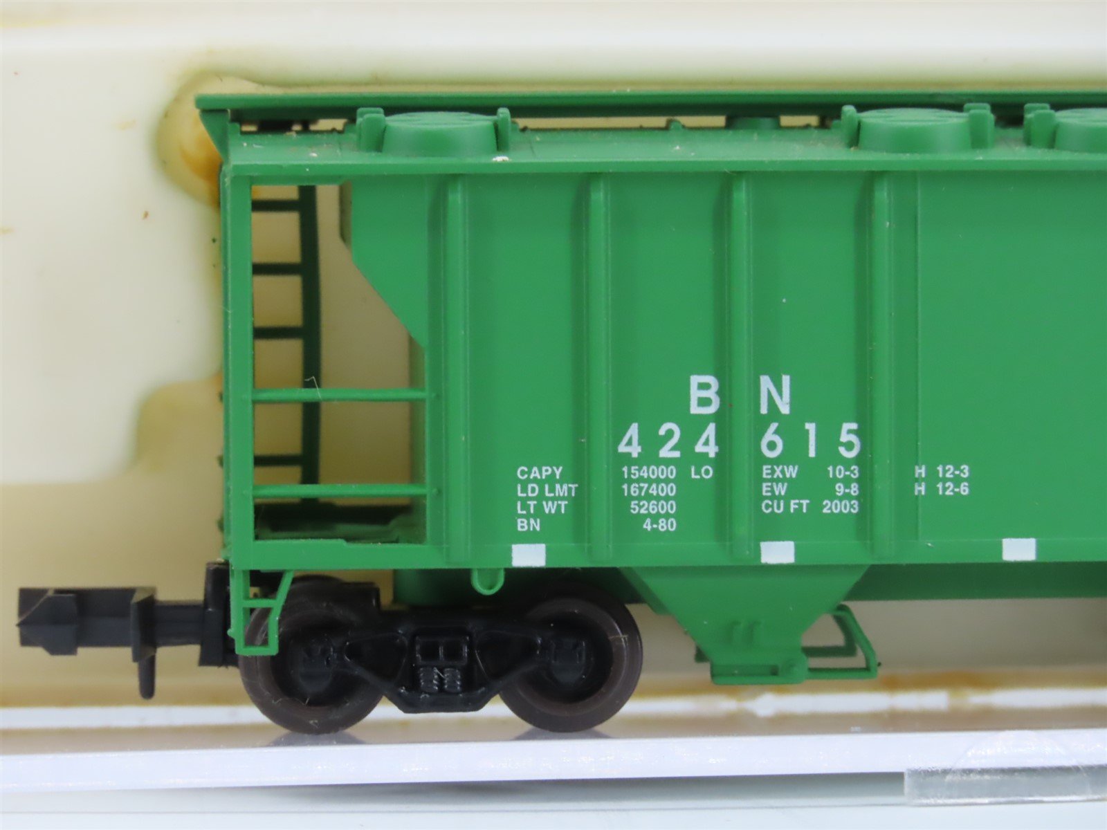 N Scale Atlas 3152 BN Burlington Northern 2-Bay Covered Hopper #424615