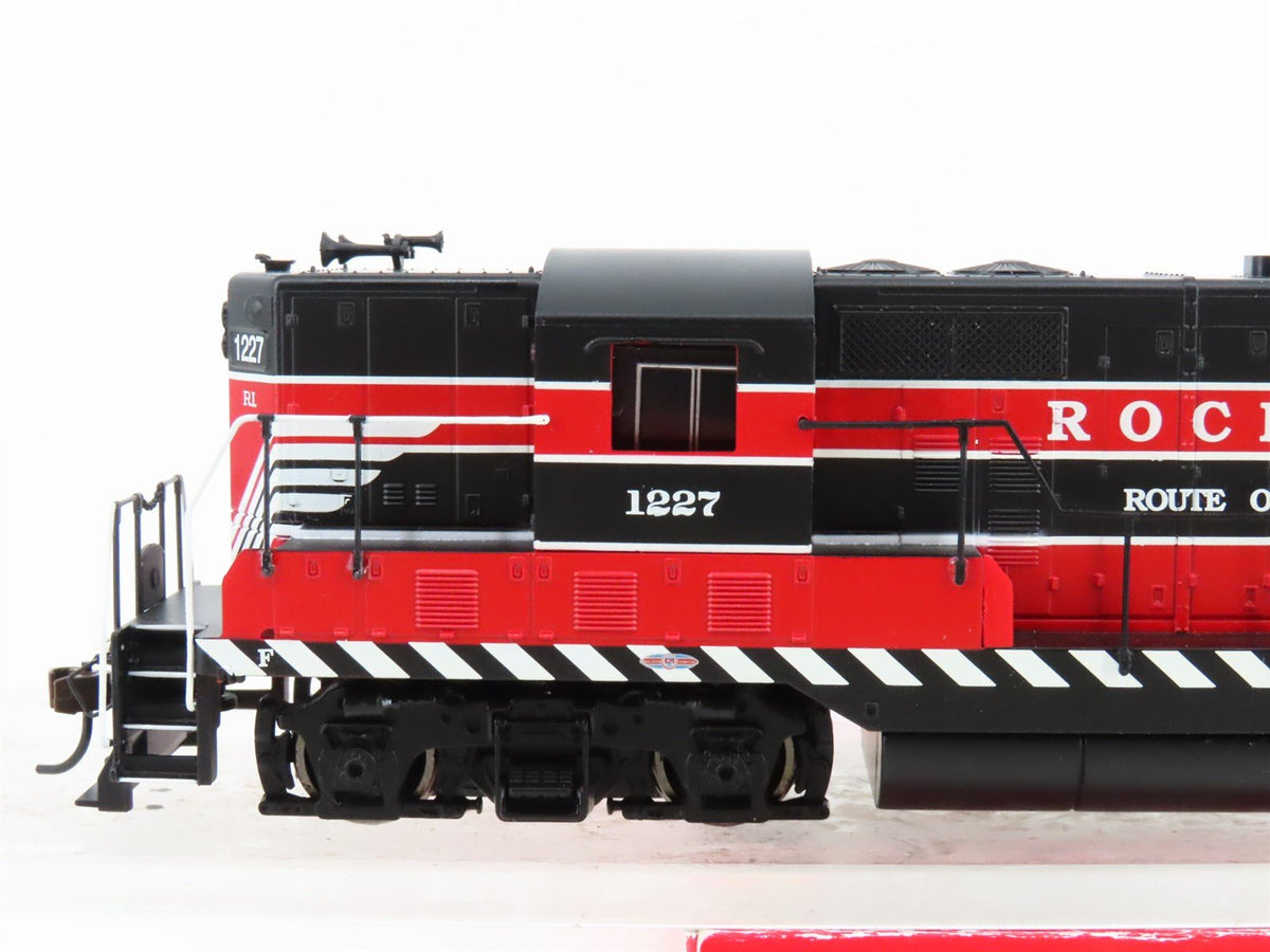 HO Bachmann 65603 RI Rock Island &quot;Rockets Route&quot; GP7 Diesel #1227 w/ DCC &amp; Sound