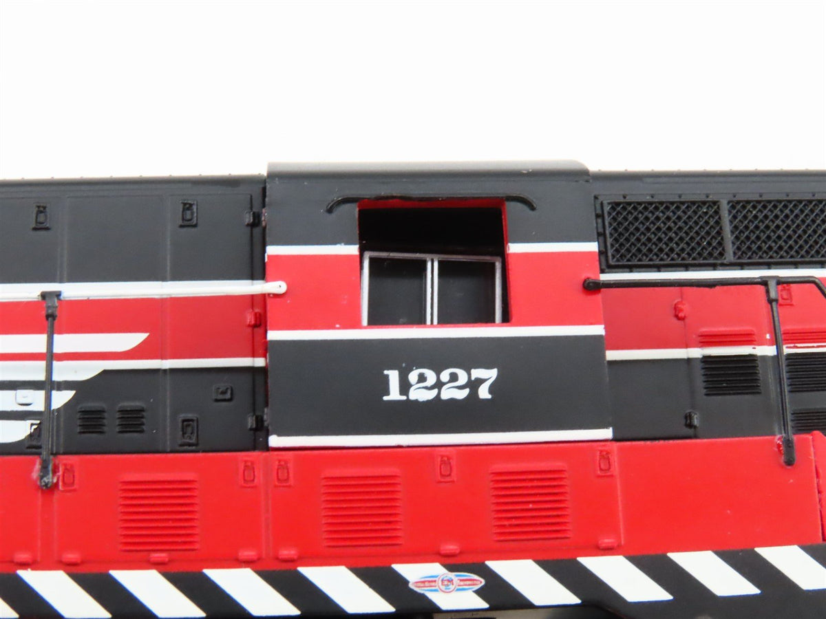 HO Bachmann 65603 RI Rock Island &quot;Rockets Route&quot; GP7 Diesel #1227 w/ DCC &amp; Sound