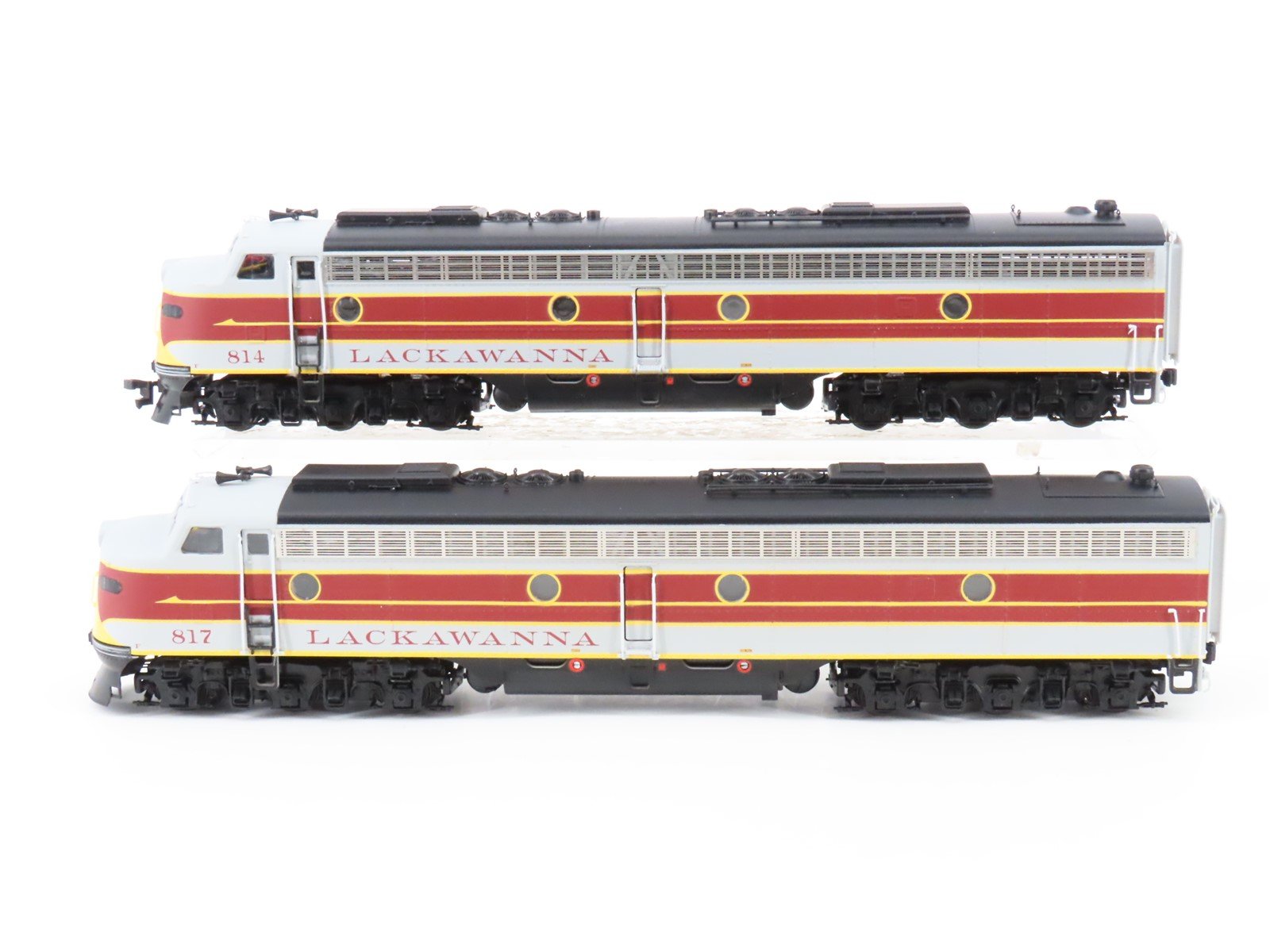 HO Scale Proto 2000 DL&W Lackawanna EMD E8/9 A/A Diesel Set #817/814