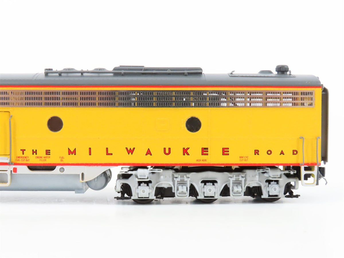 HO Proto 2000 MILW Milwaukee Road &quot;UP Paint&quot; EMD E8/9 A/A Diesel Set #33C/35A