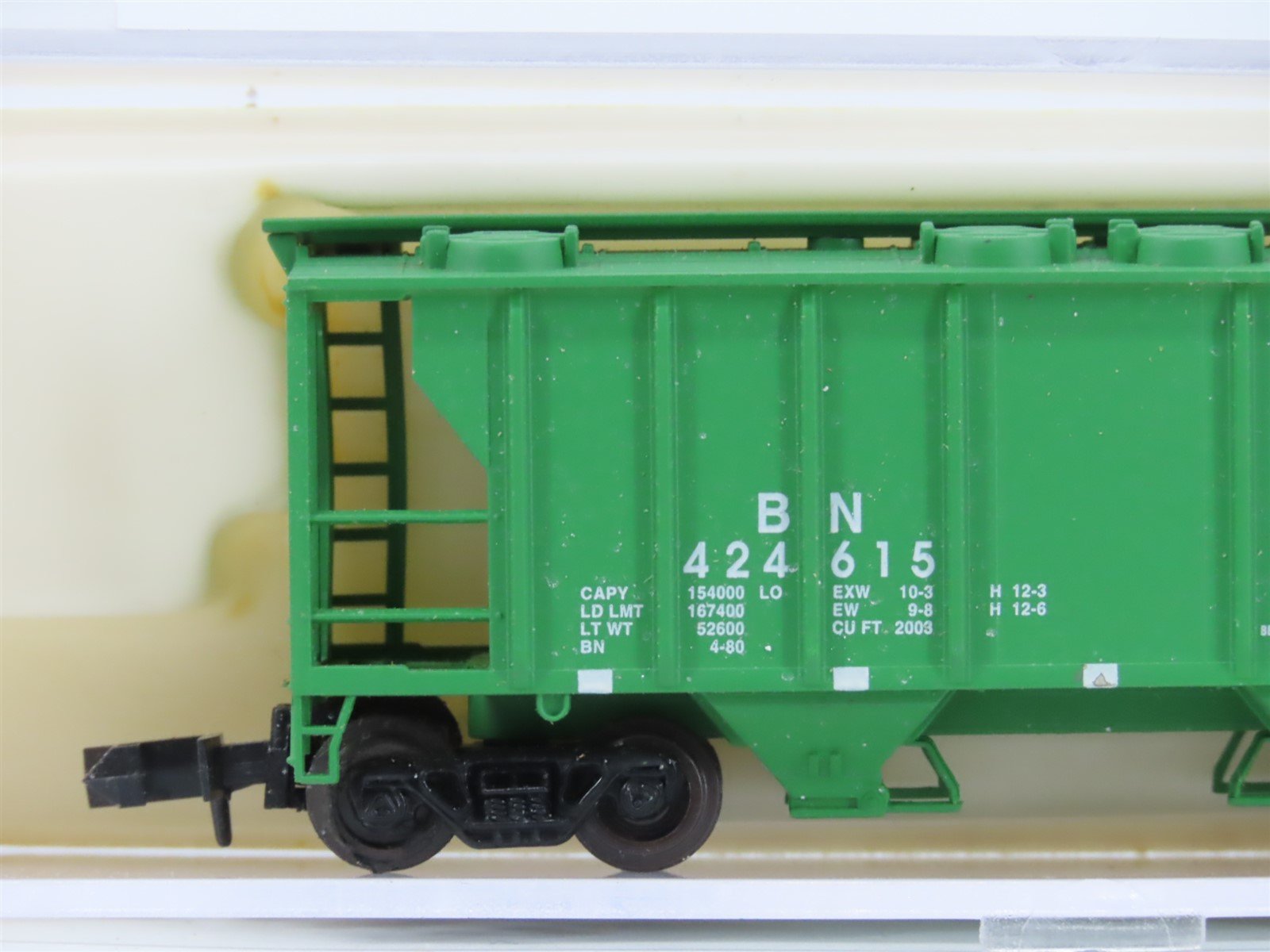 N Scale Atlas 3152 BN Burlington Northern 2-Bay Covered Hopper #424615