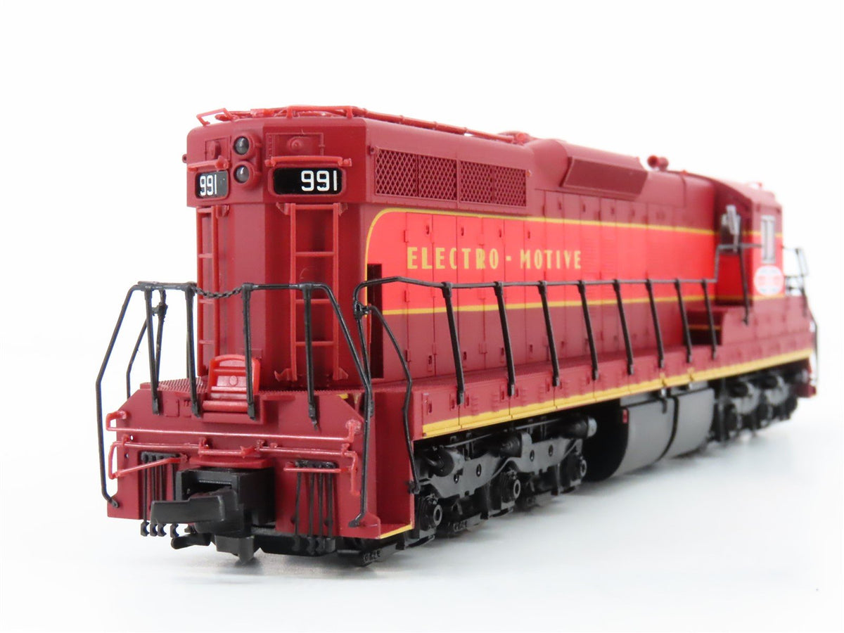 HO Scale Proto 2000 GM Electro-Motive EMD SD7 Diesel Demonstrator #991