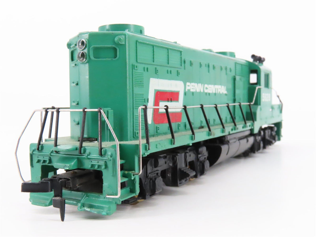 HO Scale TYCO/Mantua PC Penn Central EMD GP20 Diesel Locomotive #5628