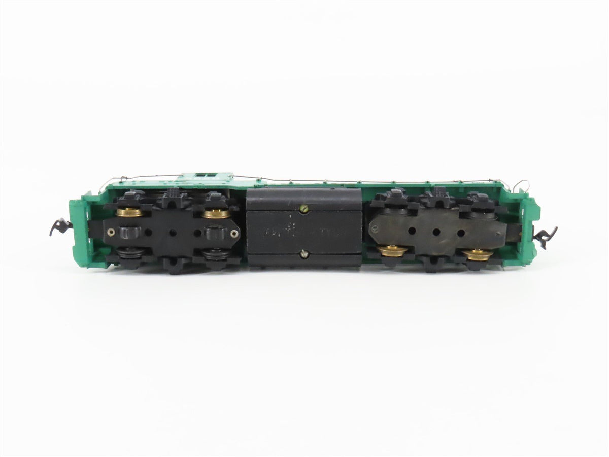 HO Scale TYCO/Mantua PC Penn Central EMD GP20 Diesel Locomotive #5628