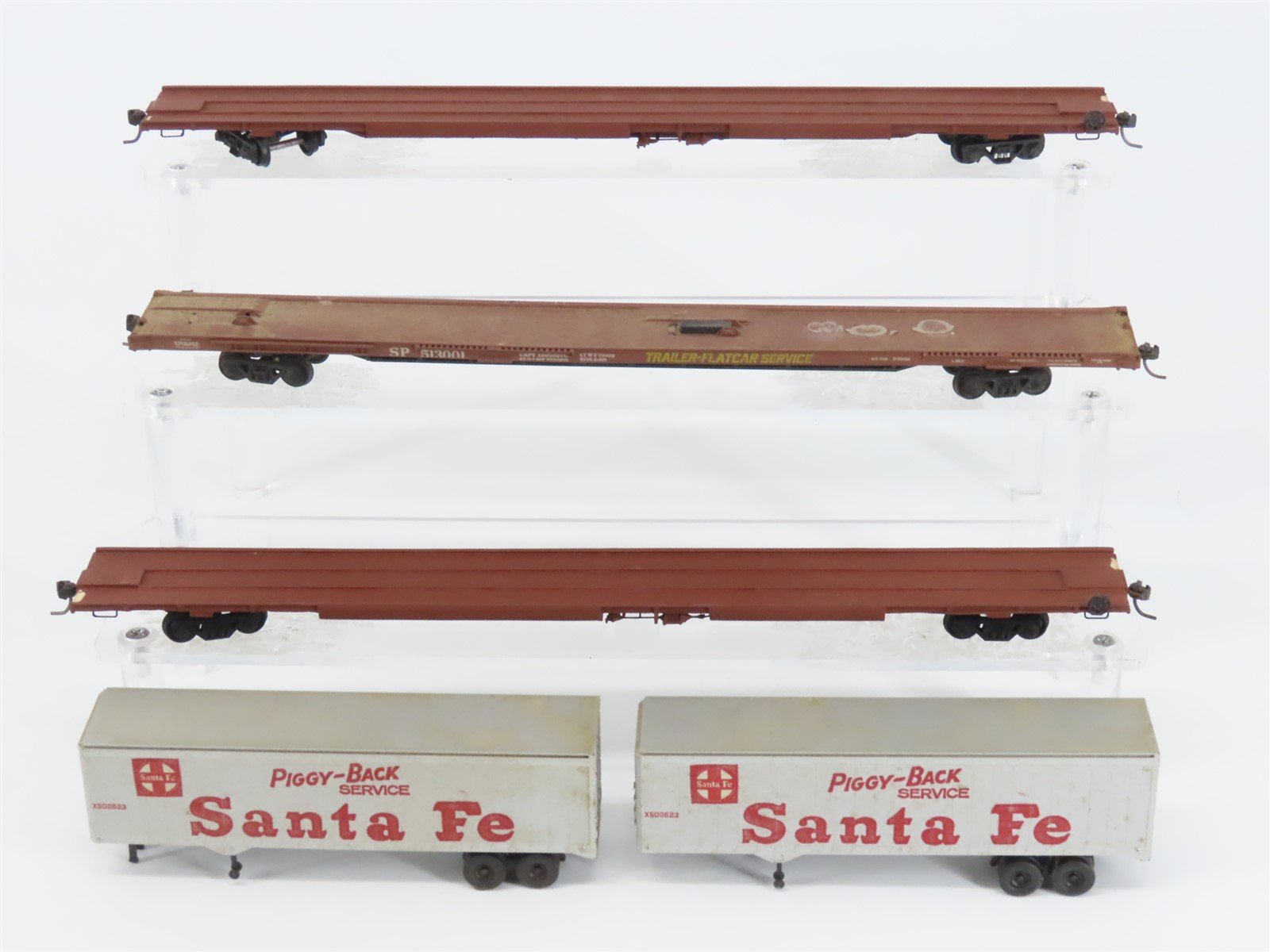LOT of 3 HO Scale Unlettered & SP Southern Pacific Flat Cars w/ 2 ATSF Trailers