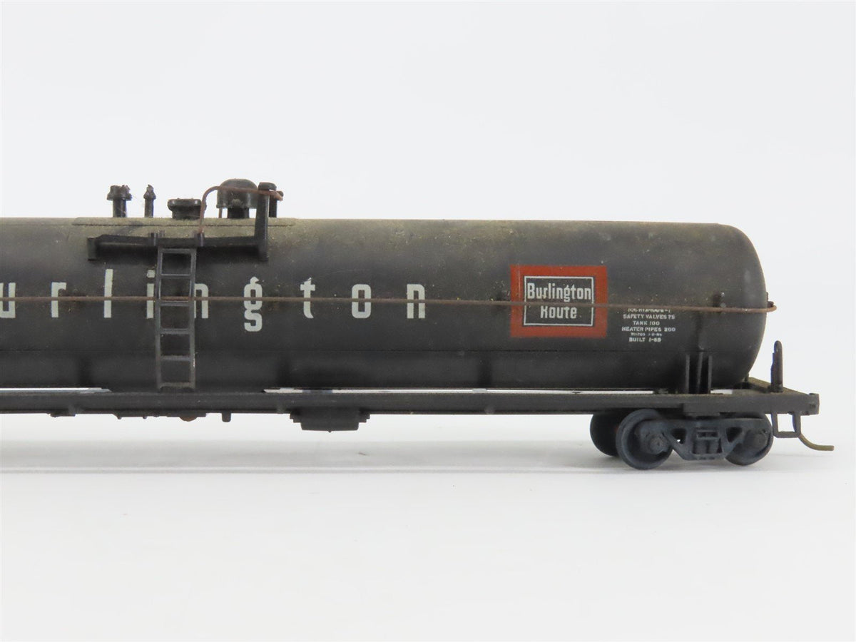 LOT of 2 HO Scale CB&amp;Q Burlington Route 62&#39; Tank Cars #130047