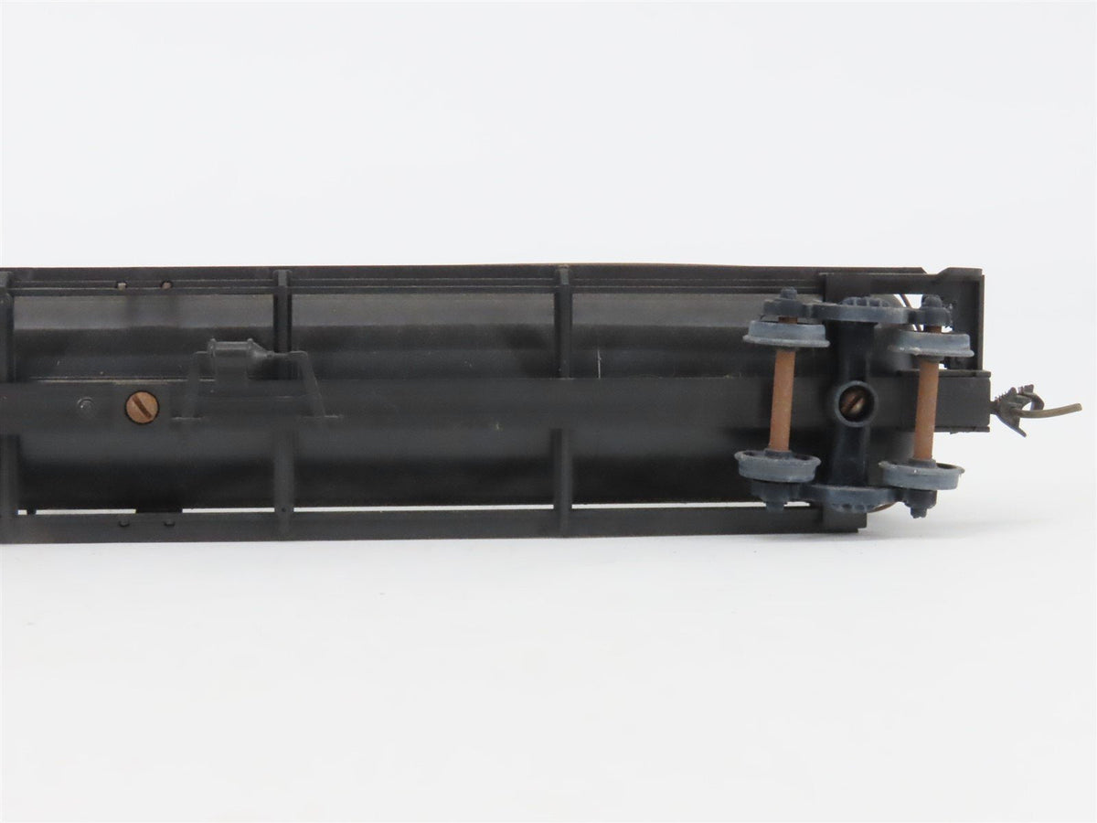 LOT of 2 HO Scale CB&amp;Q Burlington Route 62&#39; Tank Cars #130047