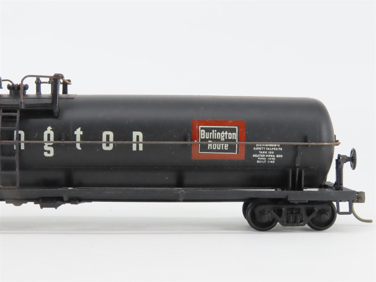 LOT of 2 HO Scale CB&amp;Q Burlington Route 62&#39; Tank Cars #130047