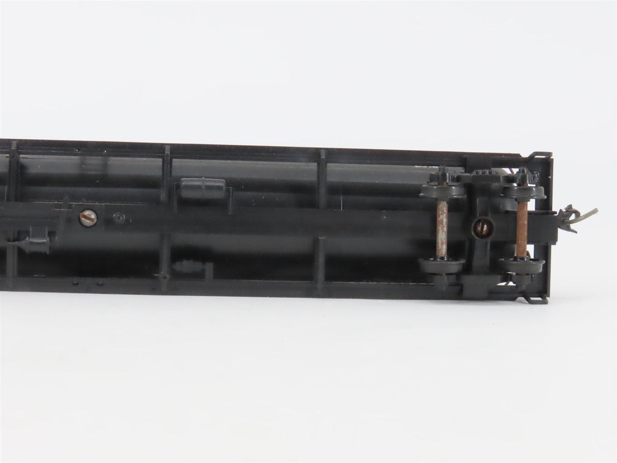 LOT of 2 HO Scale CB&amp;Q Burlington Route 62&#39; Tank Cars #130047