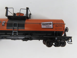 LOT of 11 HO Scale UTLX, DOWX, GATX & HOKX Tank Cars