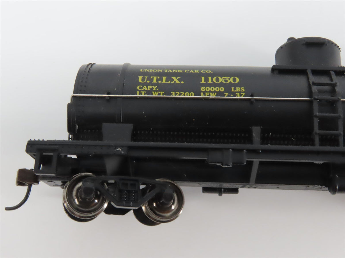LOT of 11 HO Scale UTLX, DOWX, GATX &amp; HOKX Tank Cars