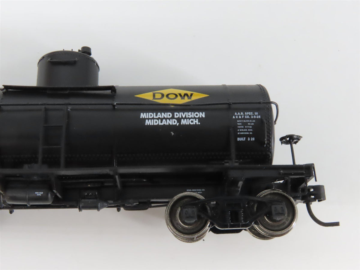 LOT of 11 HO Scale UTLX, DOWX, GATX &amp; HOKX Tank Cars