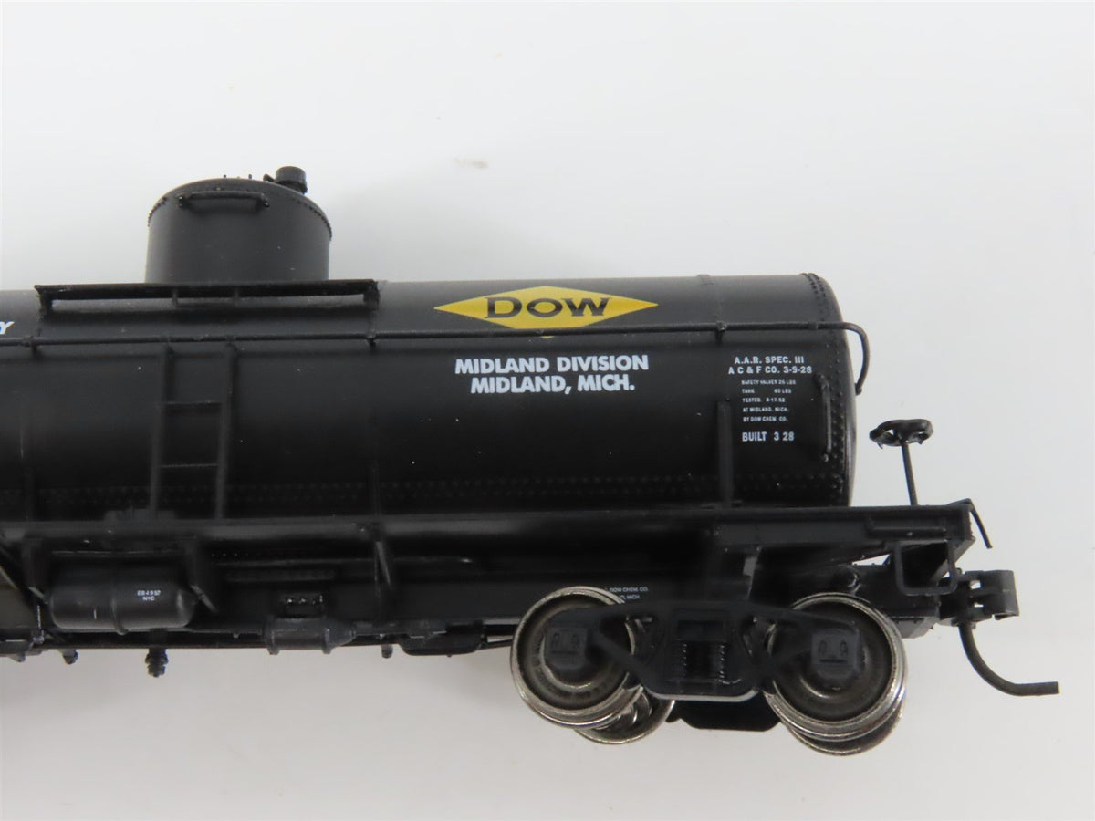 LOT of 11 HO Scale UTLX, DOWX, GATX &amp; HOKX Tank Cars