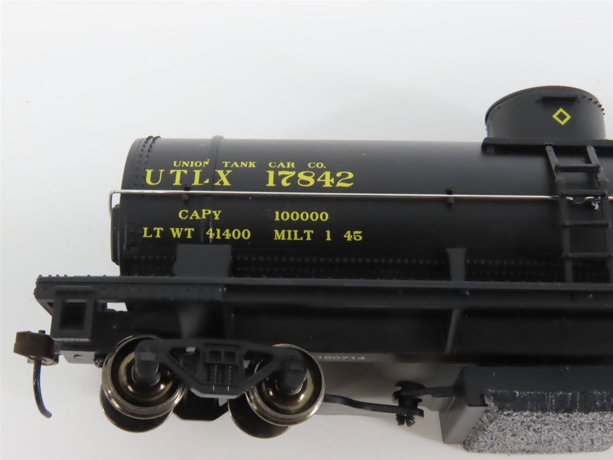 LOT of 11 HO Scale UTLX, DOWX, GATX &amp; HOKX Tank Cars