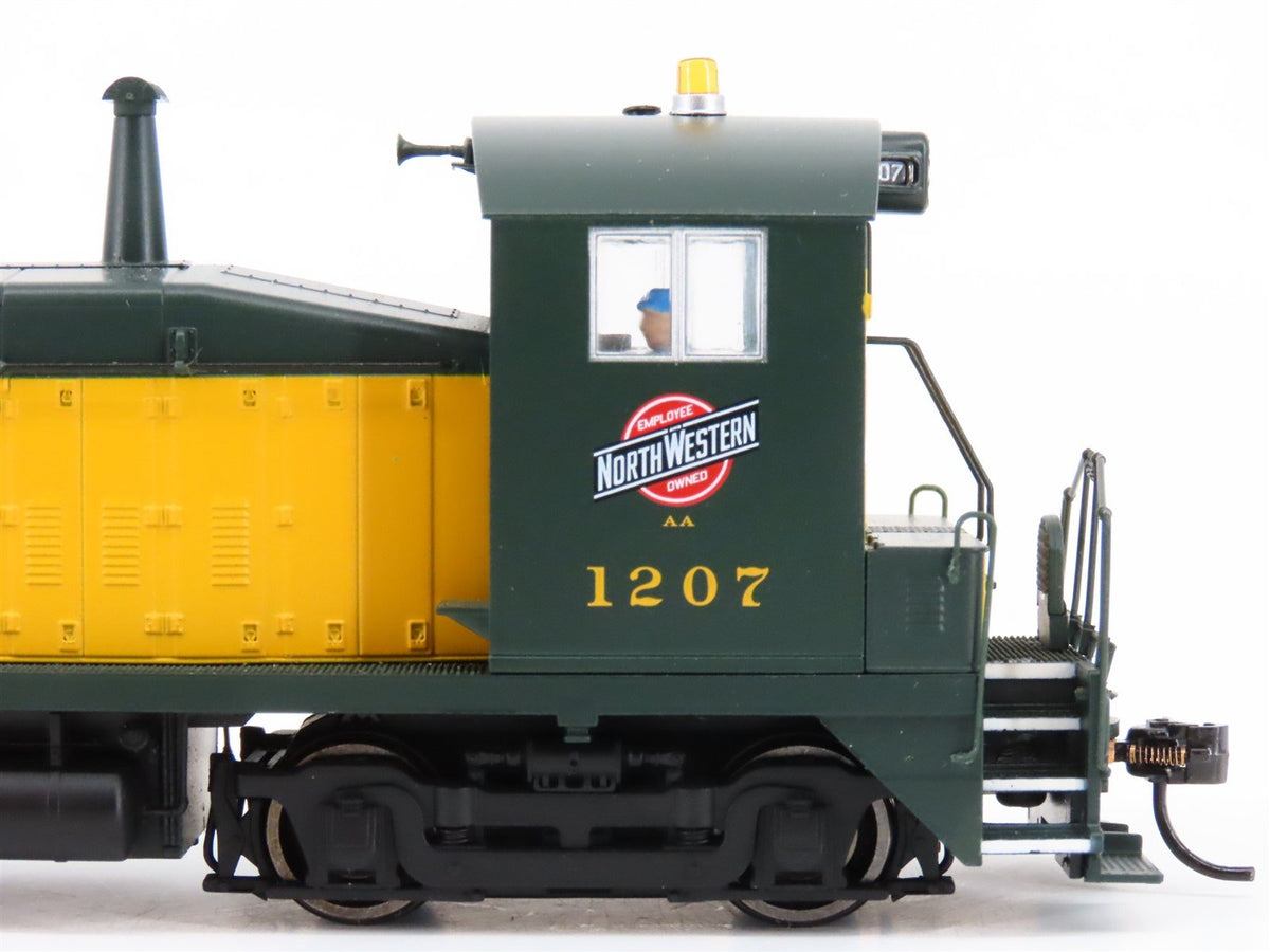 HO Scale Proto 2000 920-48408 CNW Railway SW9/1200 Diesel Locomotive #1207