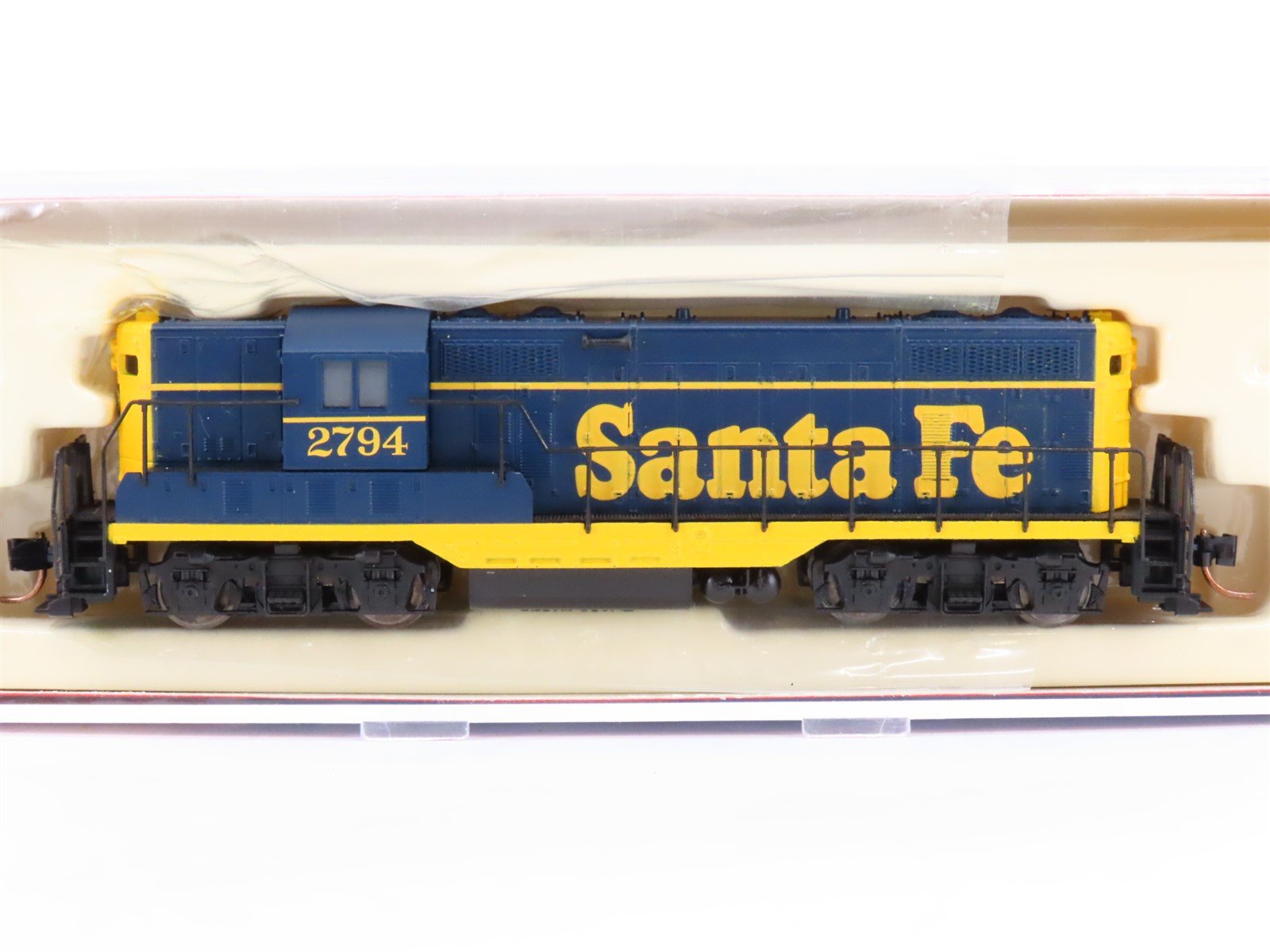 N Scale Atlas 48222 ATSF Santa Fe GP9 Diesel Locomotive #2794