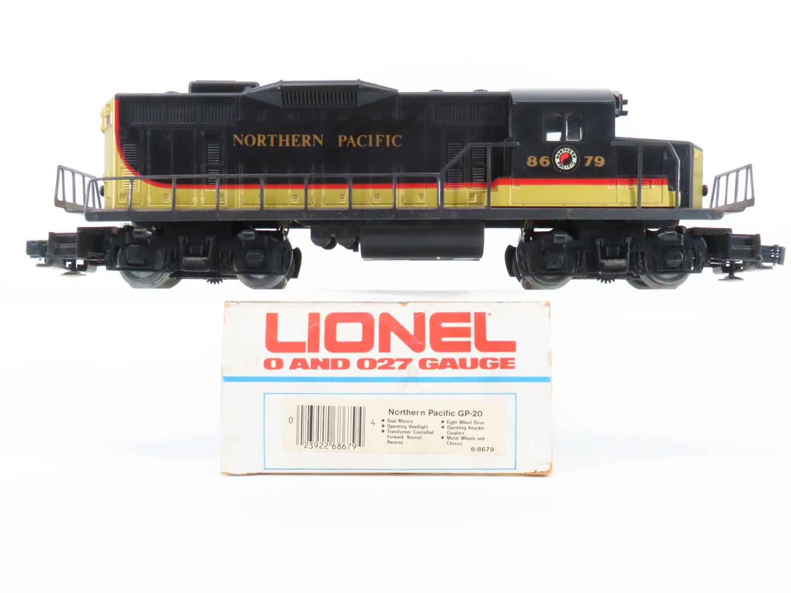 O Gauge 3-Rail Lionel 6-8679 NP Northern Pacific GP20 Diesel Locomotive #8679