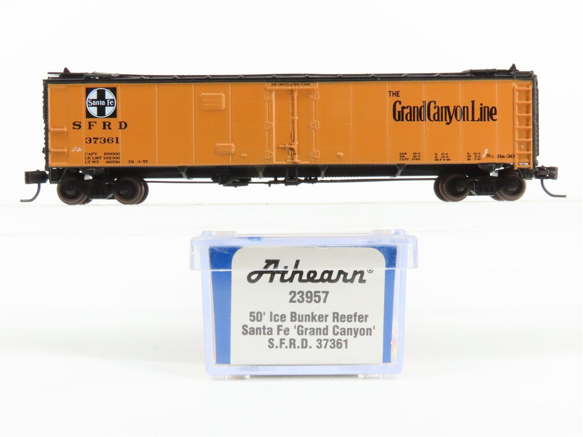 N Scale Athearn 23957 SFRD Santa Fe Grand Canyon 50&#39; Reefer #37361 w/ Graffiti