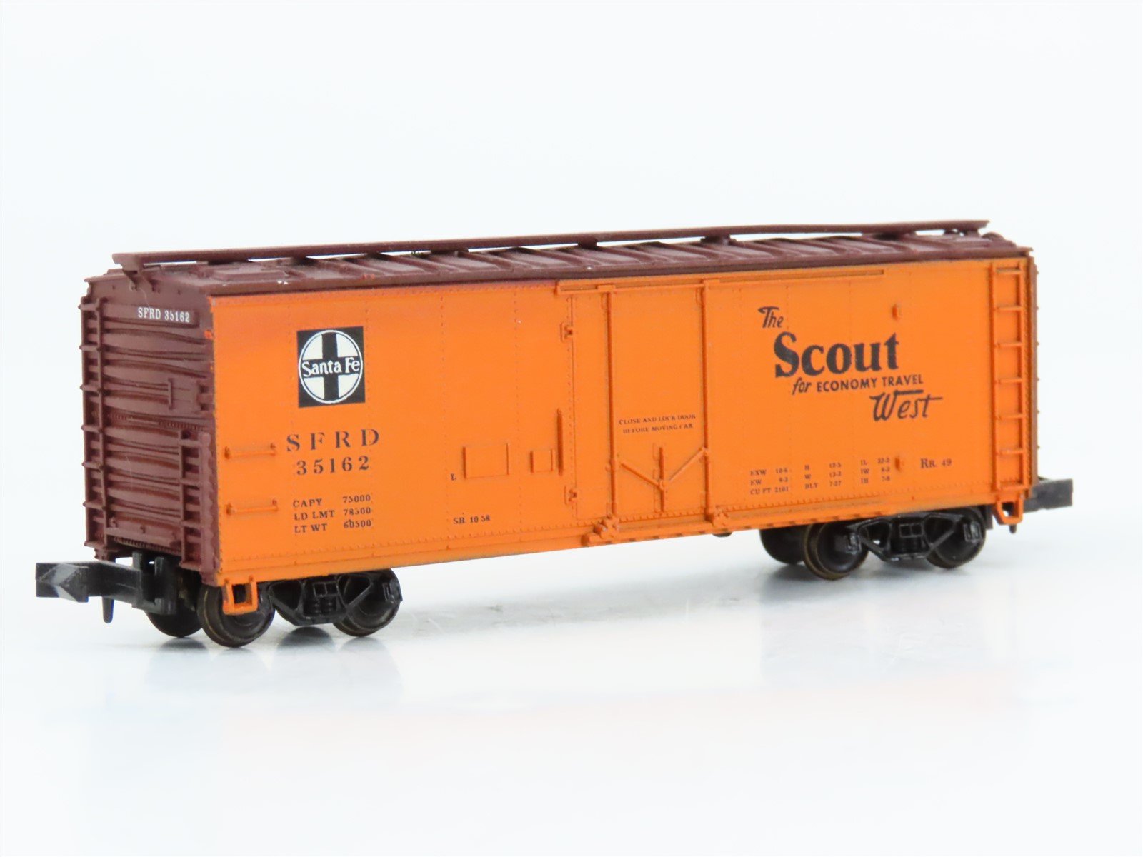 N Scale Con-Cor 001-008850 SFRD Santa Fe Scout 40' Reefer #35162