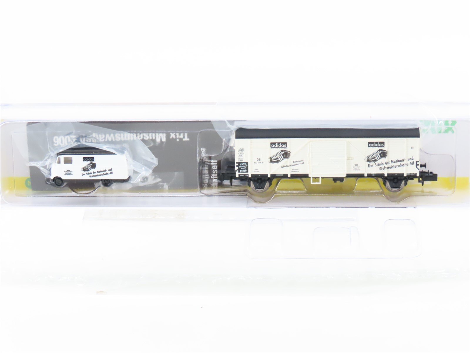 N Scale Trix 15337 DB Deutsche Bahn Adidas Covered Wagon & Vehicle