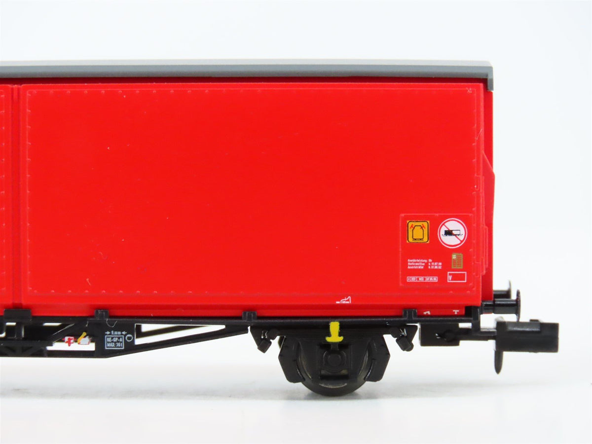 N Scale Trix 15293 DB Cargo Sliding Door Covered Wagon 2-Piece Set