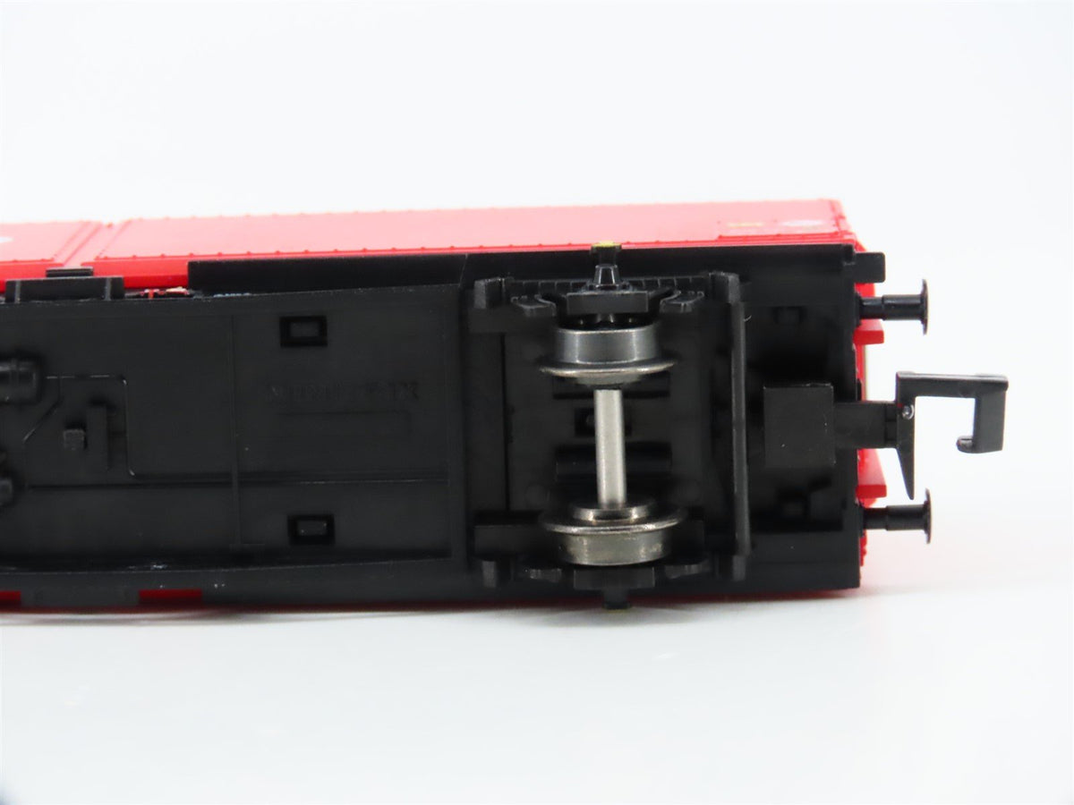 N Scale Trix 15293 DB Cargo Sliding Door Covered Wagon 2-Piece Set