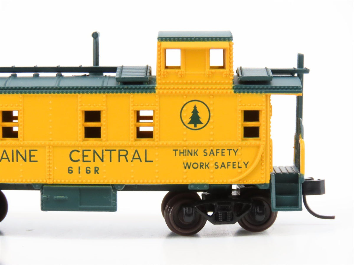 N Scale Atlas Trainman 50001390 MEC Maine Central Cupola Caboose #616R
