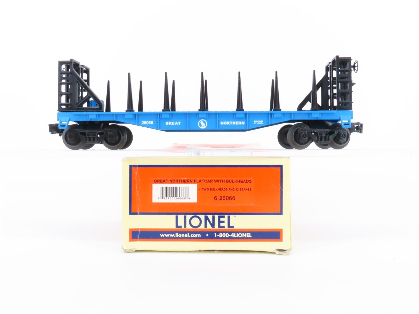 O Gauge 3-Rail Lionel 6-26066 GN Great Northern Flat Car w/Stakes #26066