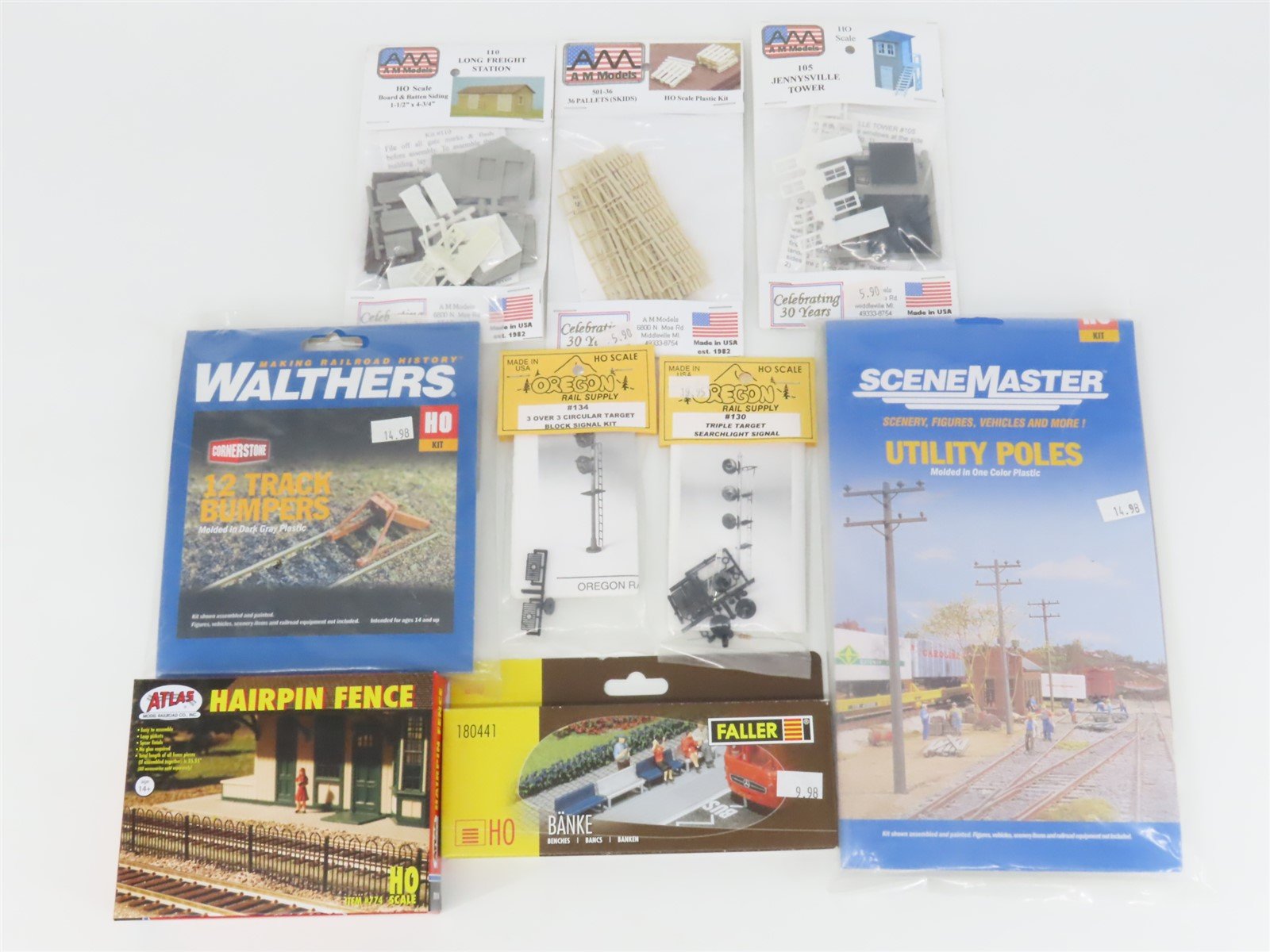 LOT of 10 HO Scale Atlas/Walthers/AMModel Utility Poles/Fence/Building Packs