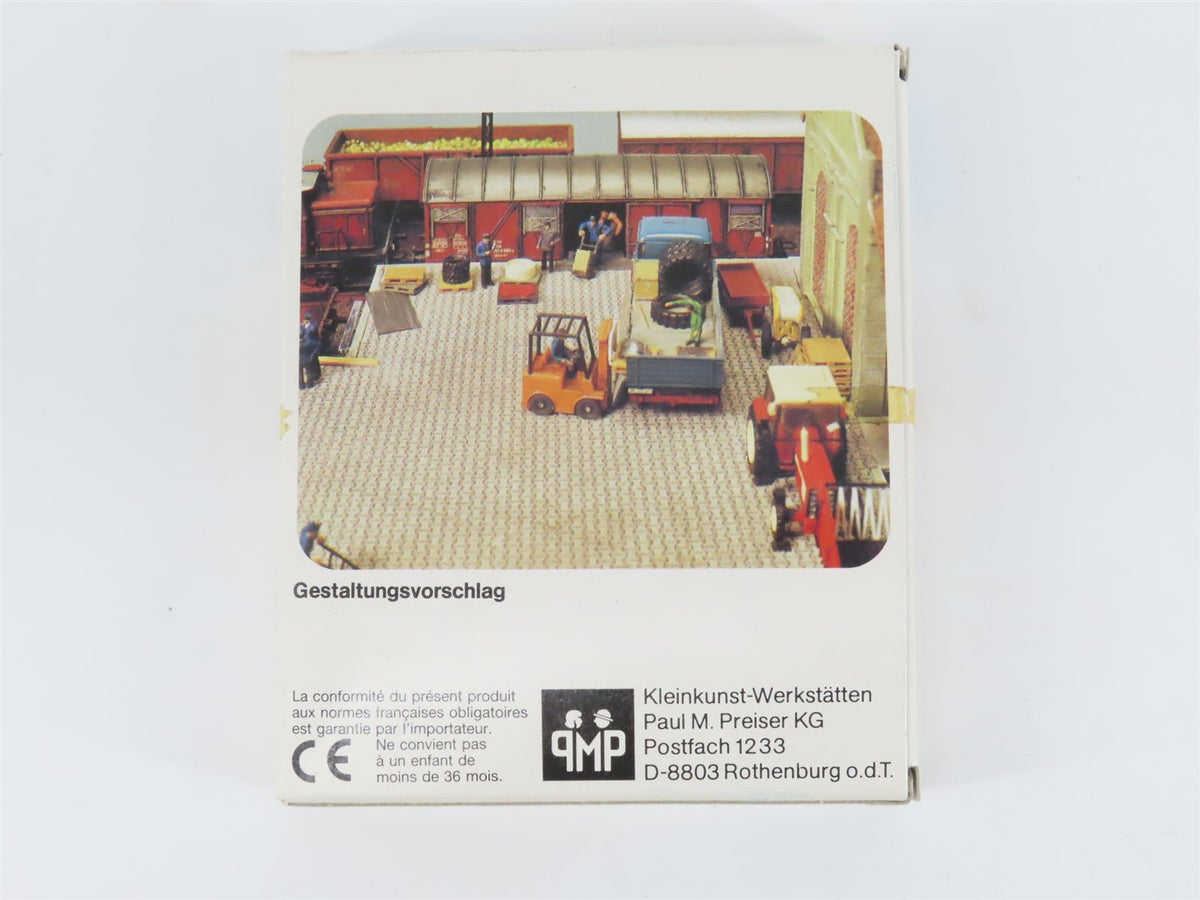 LOT of 4 HO Scale Preiser Four-Way Palettes/Cargo/Office Equipment Packs