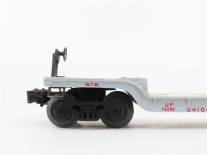 O Gauge 3-Rail Lionel 6-16935 UP Union Pacific Flatcar w/ Farm Tractor 16935