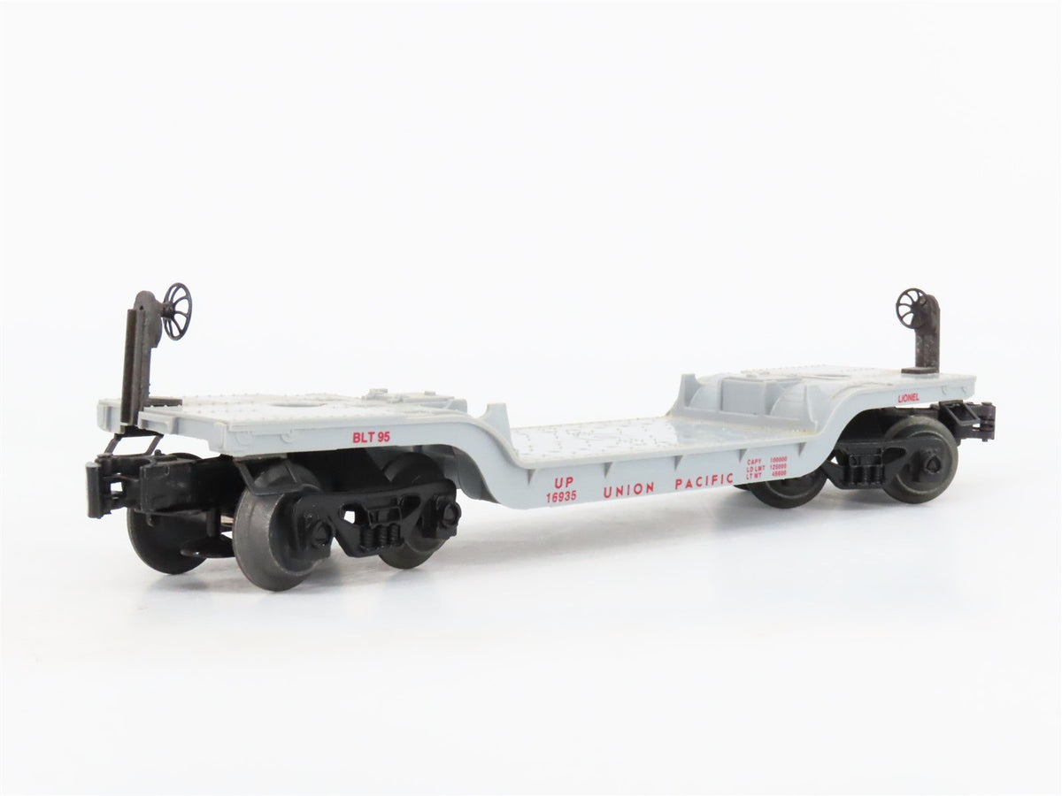 O Gauge 3-Rail Lionel 6-16935 UP Union Pacific Flatcar w/ Farm Tractor 16935