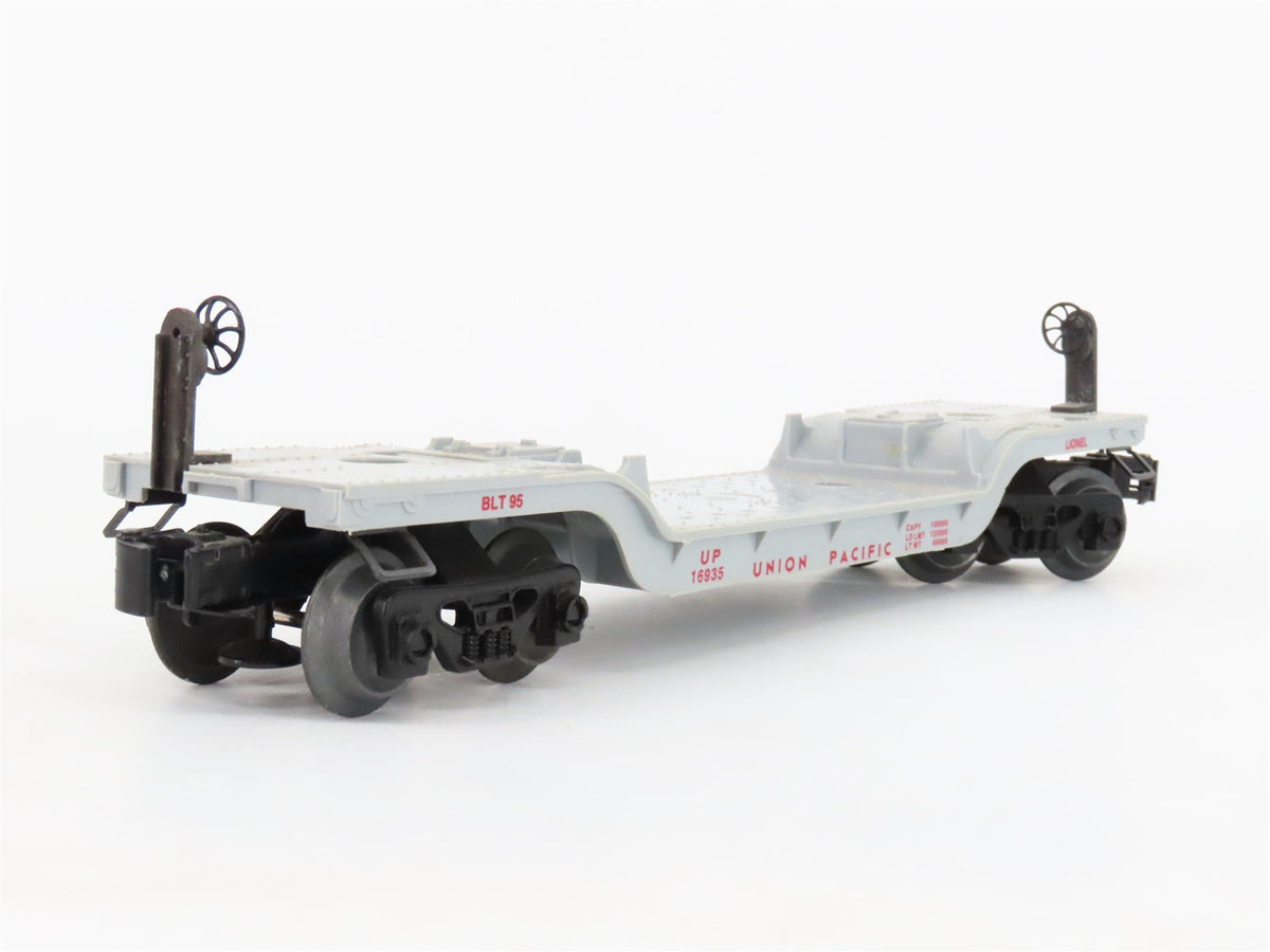 O Gauge 3-Rail Lionel 6-16935 UP Union Pacific Flatcar w/ Farm Tractor 16935