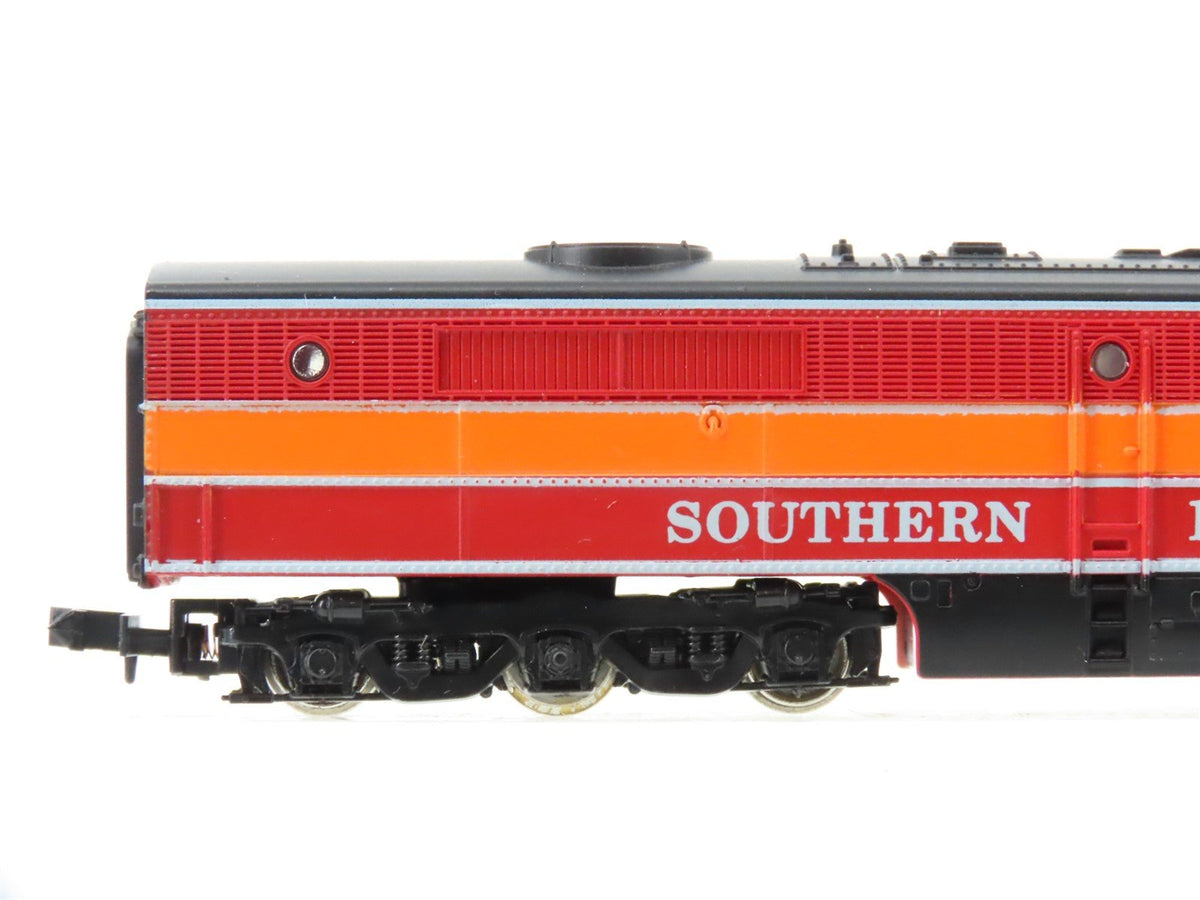 N Scale Con-Cor SP Southern Pacific &quot;Daylight&quot; PB Locomotive #5918 - Unpowered