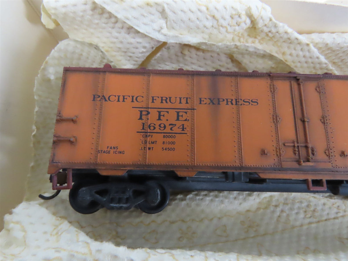 Lot of 3 HO Scale Walthers PFE Pacific Fruit Express Reefer Cars WEATHERED