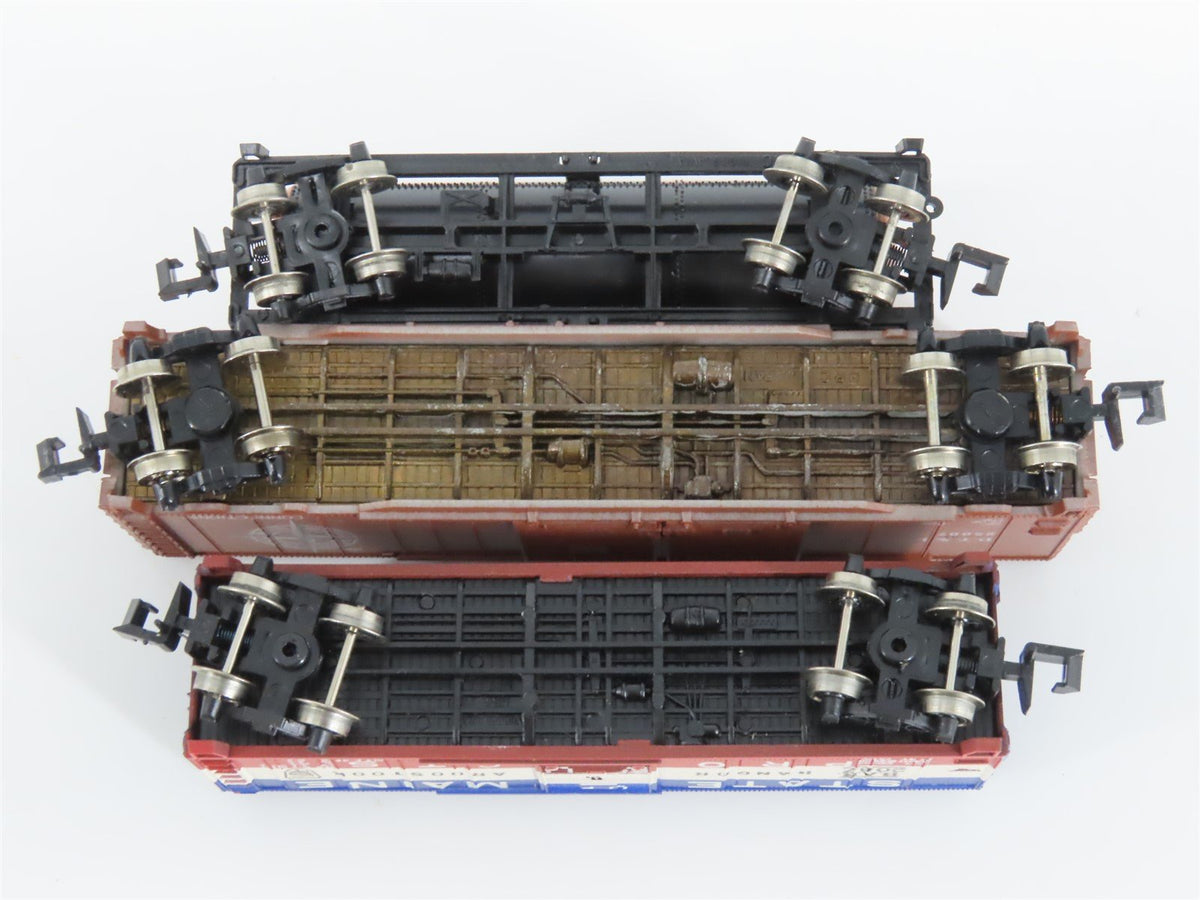 LOT of 11 N Scale MRC DTI/CBQ/B&amp;M/CNW/BAR Tank, Caboose, Hopper &amp; Boxcars