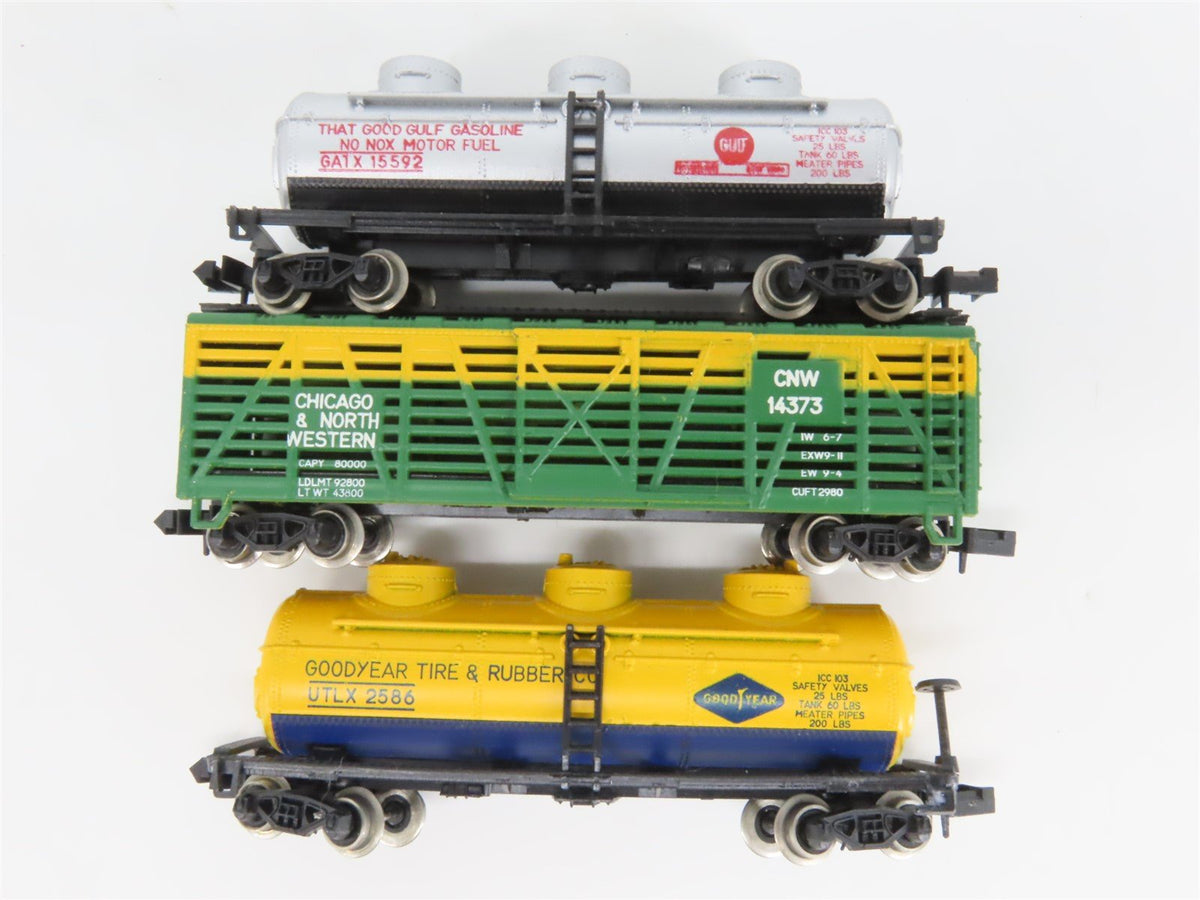 LOT of 11 N Scale MRC DTI/CBQ/B&amp;M/CNW/BAR Tank, Caboose, Hopper &amp; Boxcars
