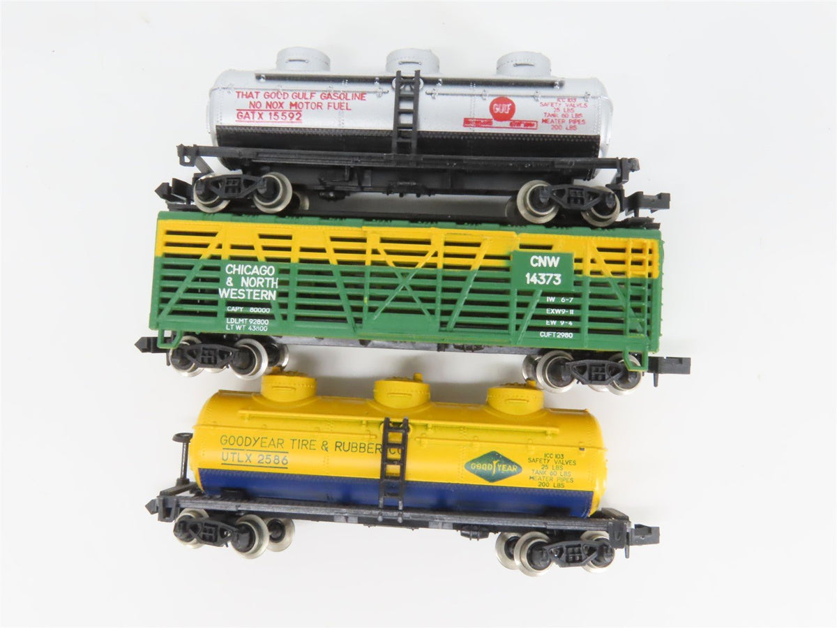 LOT of 11 N Scale MRC DTI/CBQ/B&amp;M/CNW/BAR Tank, Caboose, Hopper &amp; Boxcars