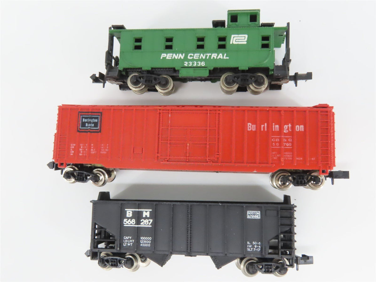 LOT of 11 N Scale MRC DTI/CBQ/B&amp;M/CNW/BAR Tank, Caboose, Hopper &amp; Boxcars
