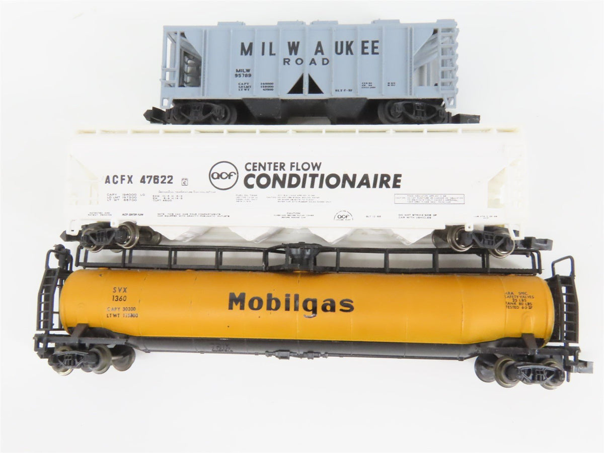 LOT of 12 N Model Power/AHM/Arnold MILW/ATSF/CBQ Caboose, Hopper, &amp; Boxcars