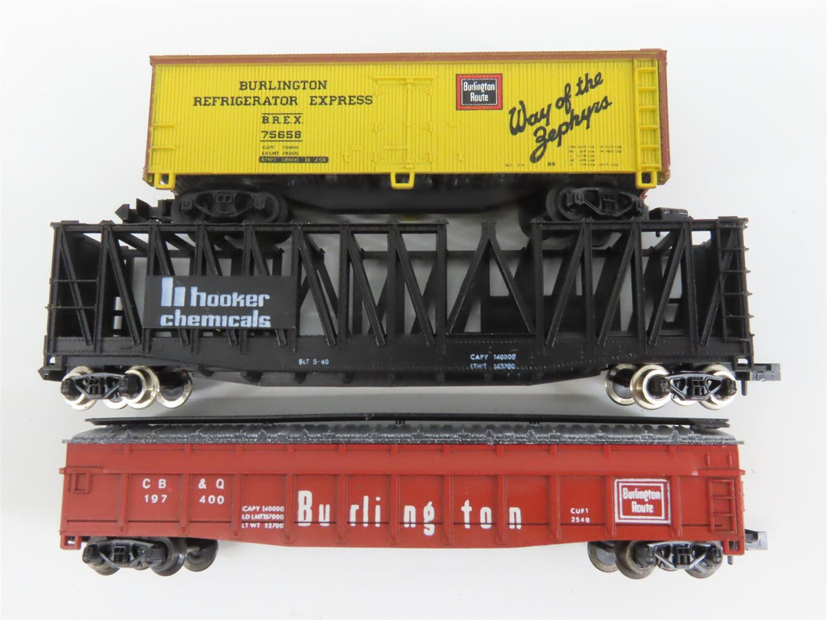 LOT of 12 N Model Power/AHM/Arnold MILW/ATSF/CBQ Caboose, Hopper, &amp; Boxcars
