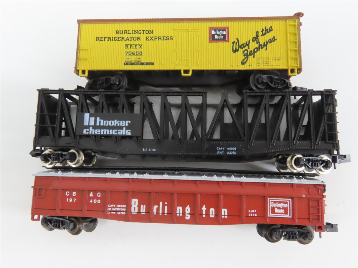 LOT of 12 N Model Power/AHM/Arnold MILW/ATSF/CBQ Caboose, Hopper, &amp; Boxcars