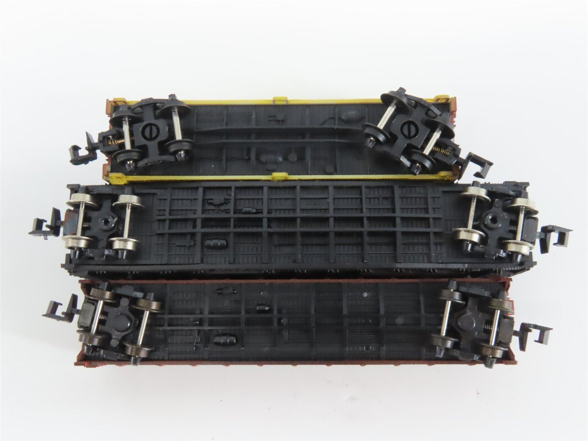 LOT of 12 N Model Power/AHM/Arnold MILW/ATSF/CBQ Caboose, Hopper, &amp; Boxcars